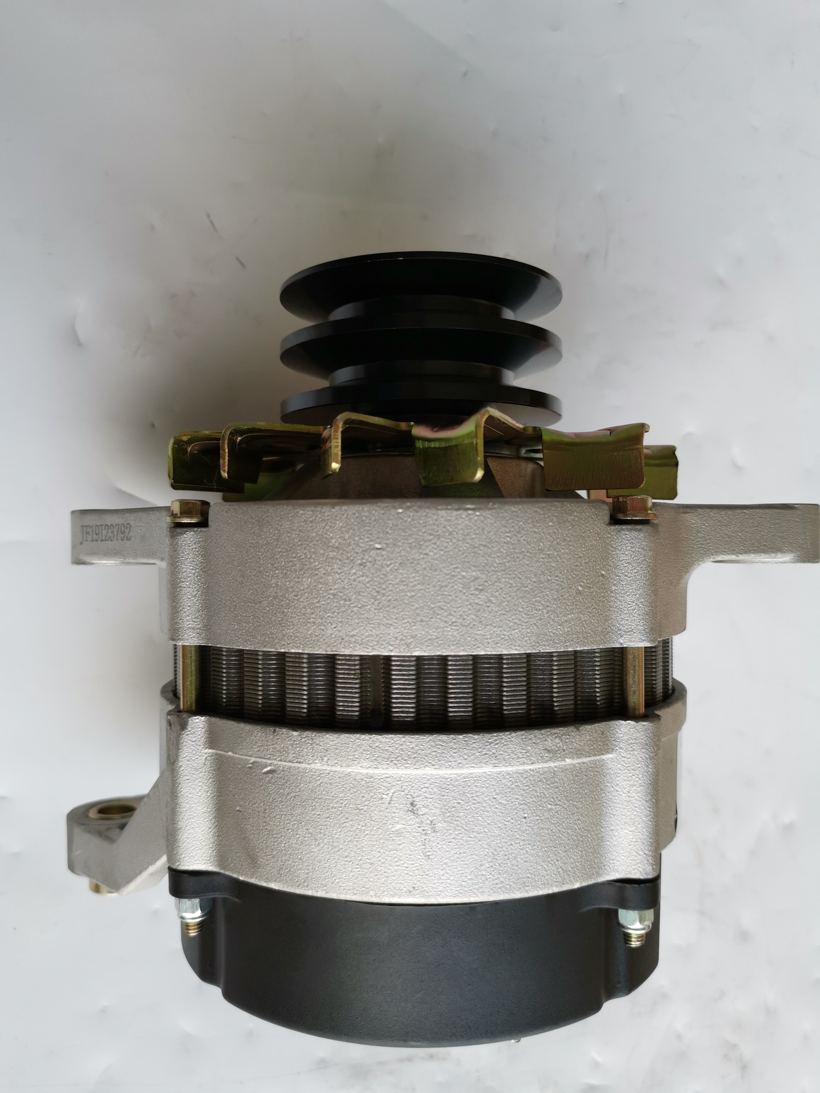 YUCHAI 6A/6108 Alternator JFZ2503 X/A3008-3701100/JFZ2902TJ/28V/55A/2PK/JFZ2902L X/Factory Verified Supplier Machinery Parts